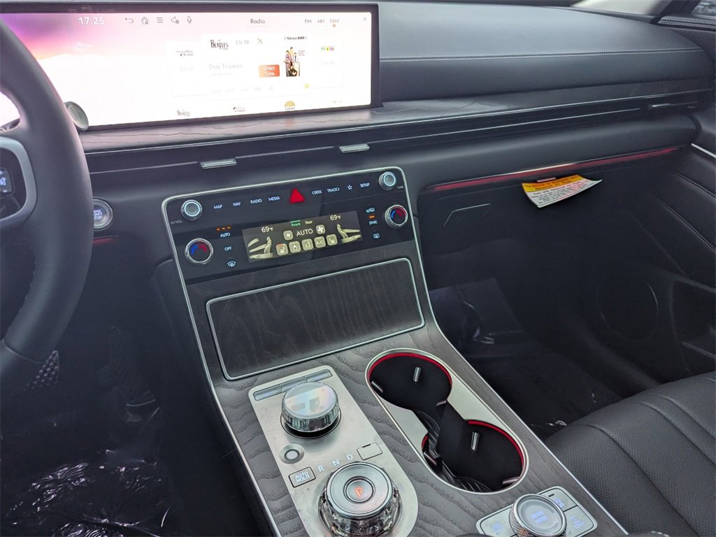 Used 2025 Genesis GV80 2.5T Select image 24