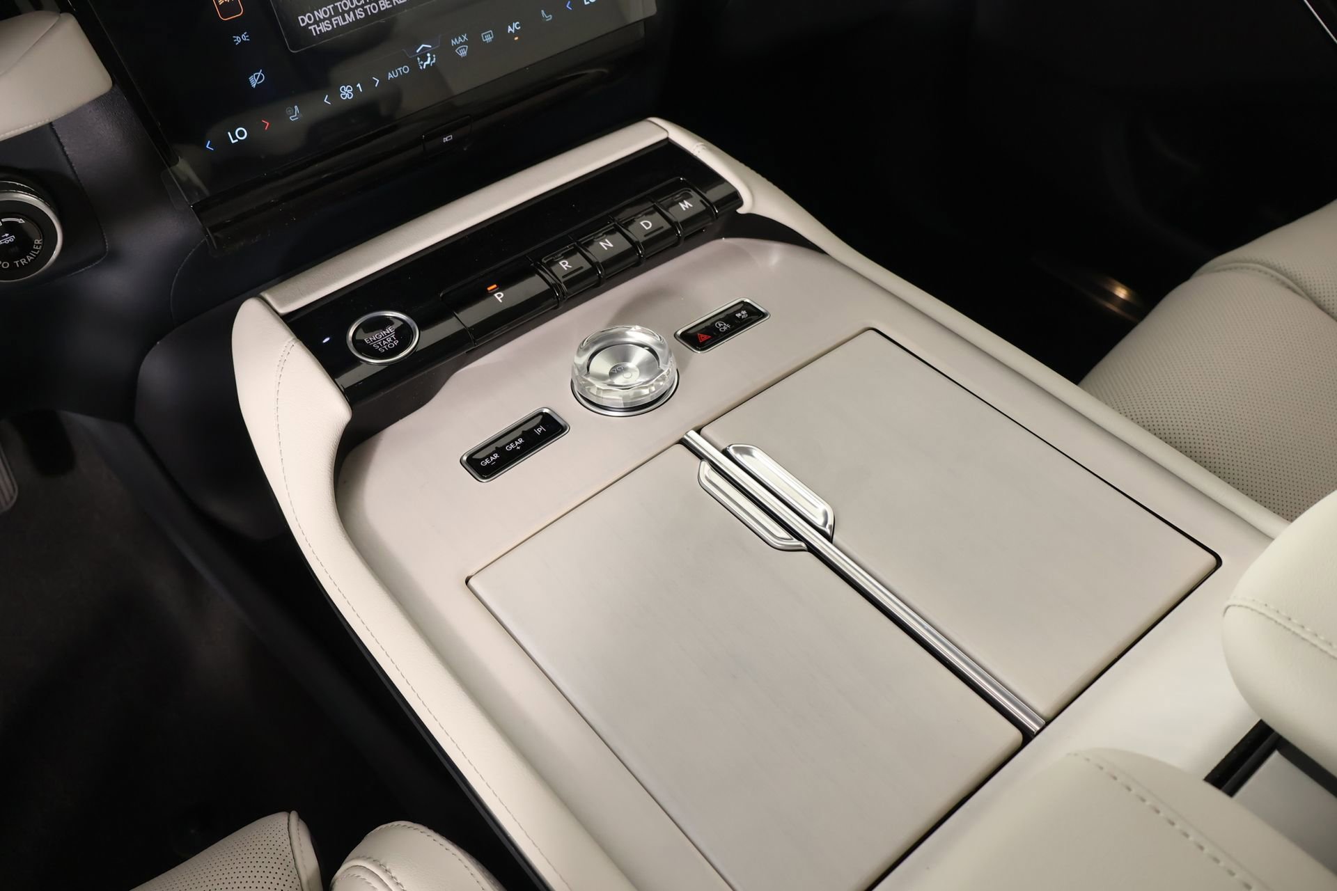 New 2026 Lincoln Navigator Premiere image 8