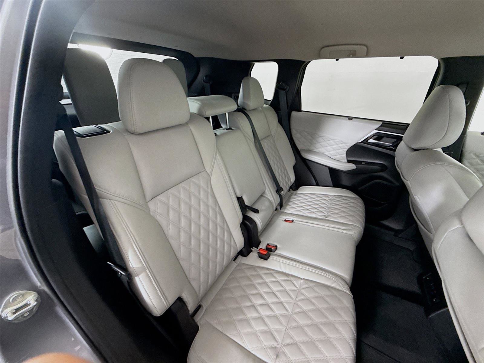 Used 2023 Mitsubishi Outlander SEL image 20