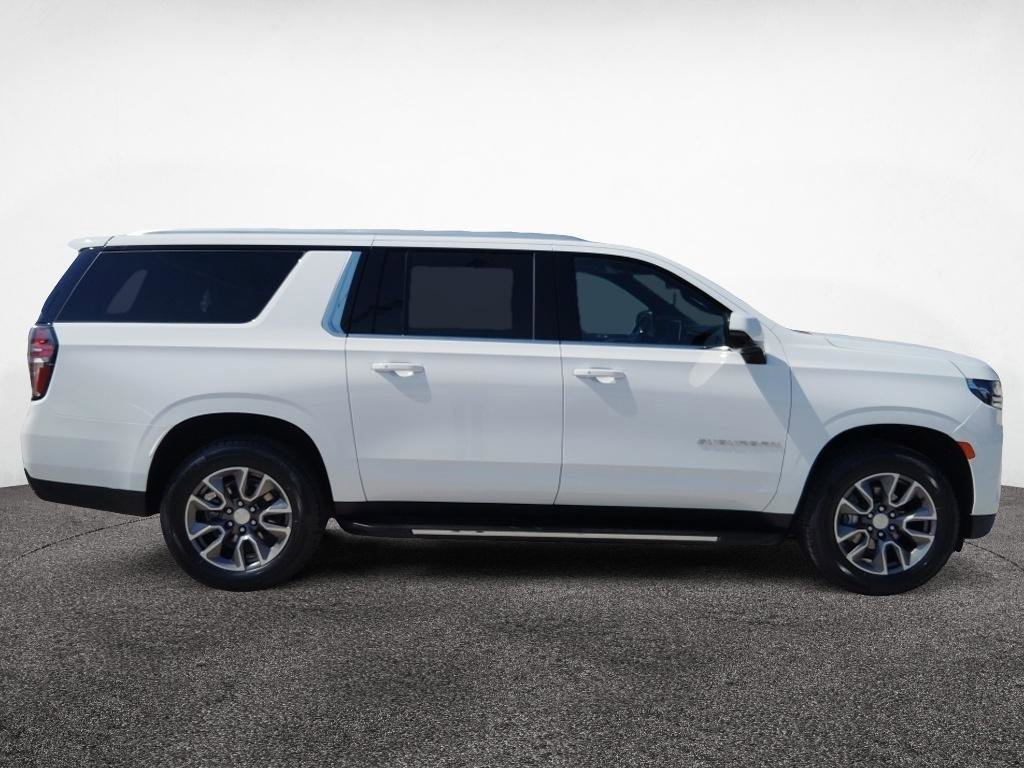 Used 2024 Chevrolet Suburban LT w/ Luxury Package AWD/4WD image 10