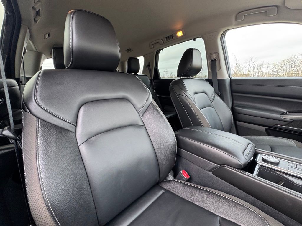 Certified 2025 Nissan Pathfinder SL image 30
