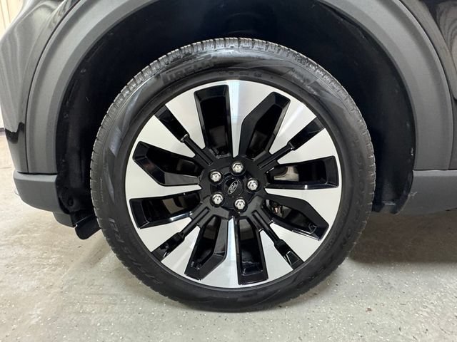Used 2025 Ford Explorer Platinum w/ LUX Leather Package AWD/4WD image 45
