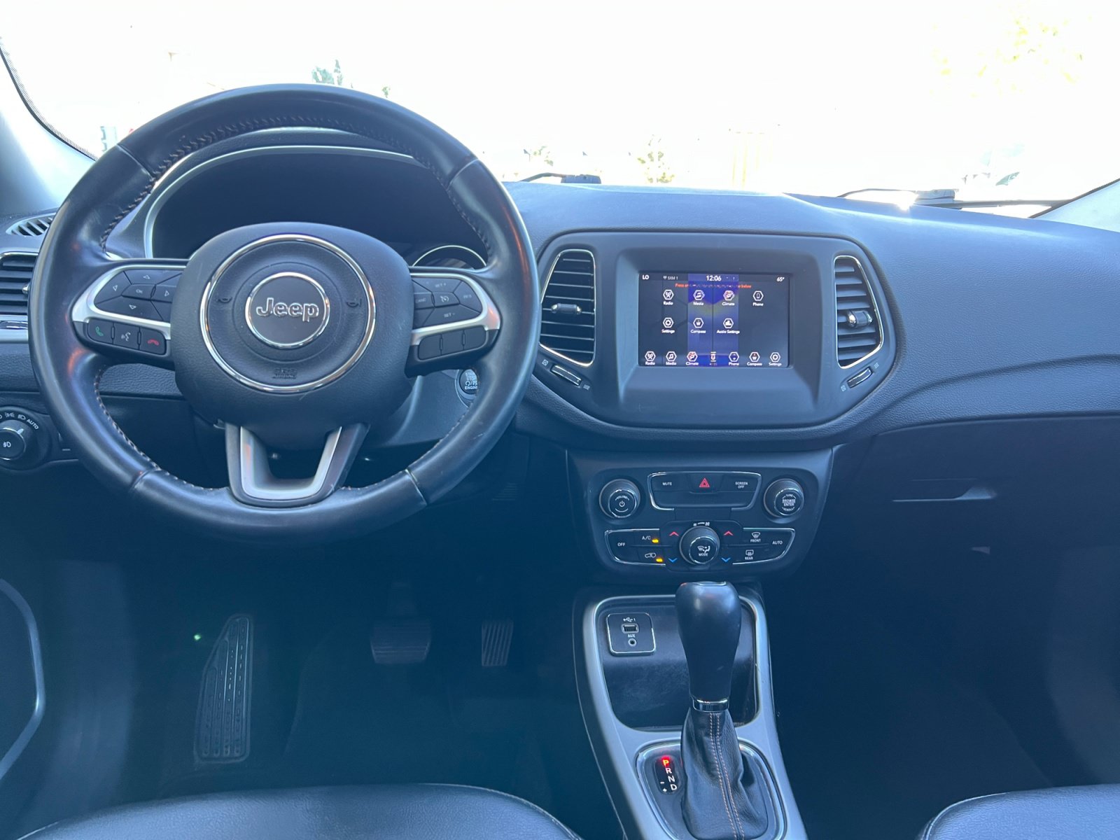 Used 2020 Jeep Compass Latitude FWD image 20