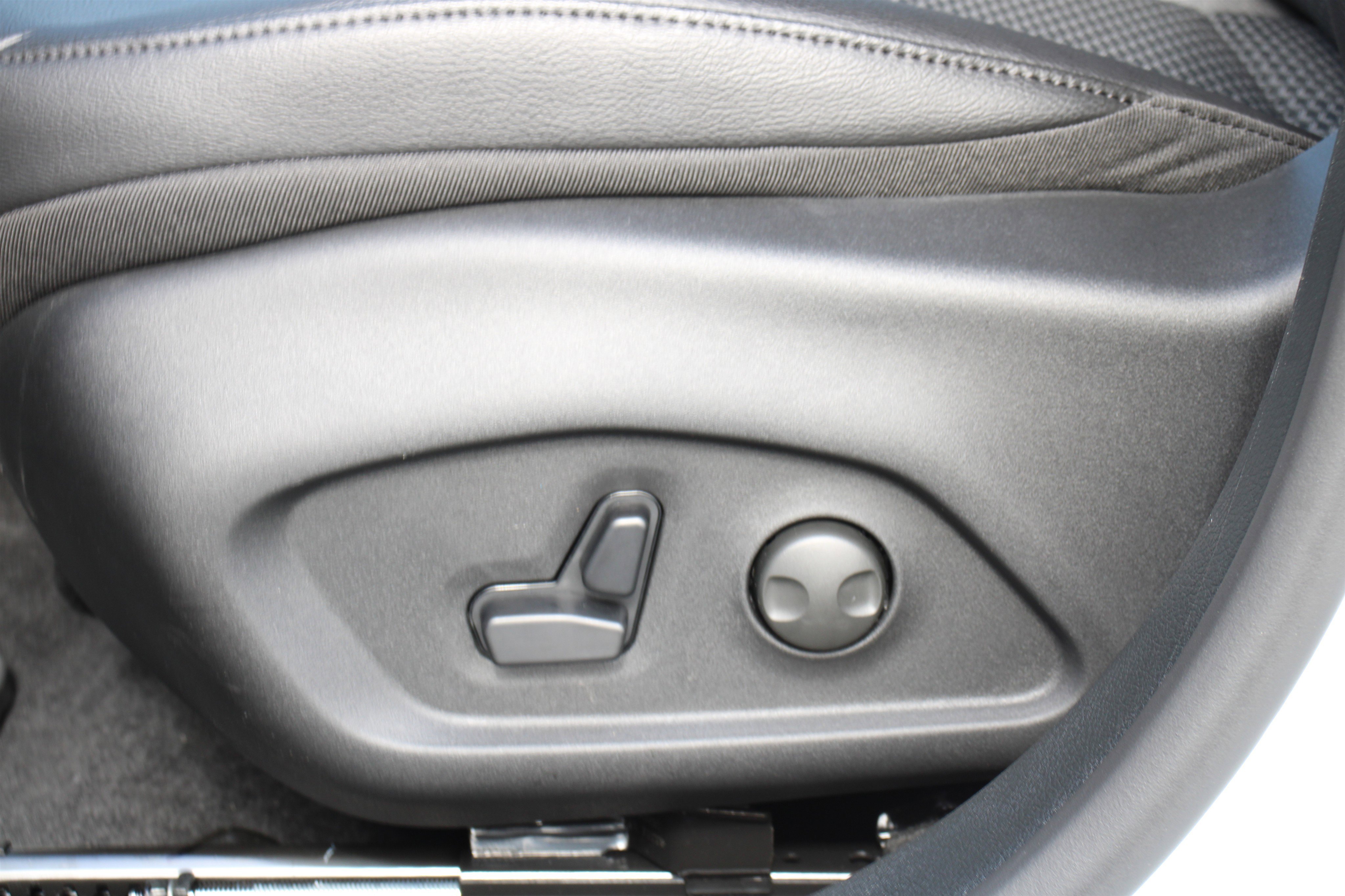 New 2026 Jeep Compass Latitude w/ Quick Order Package 29K image 4