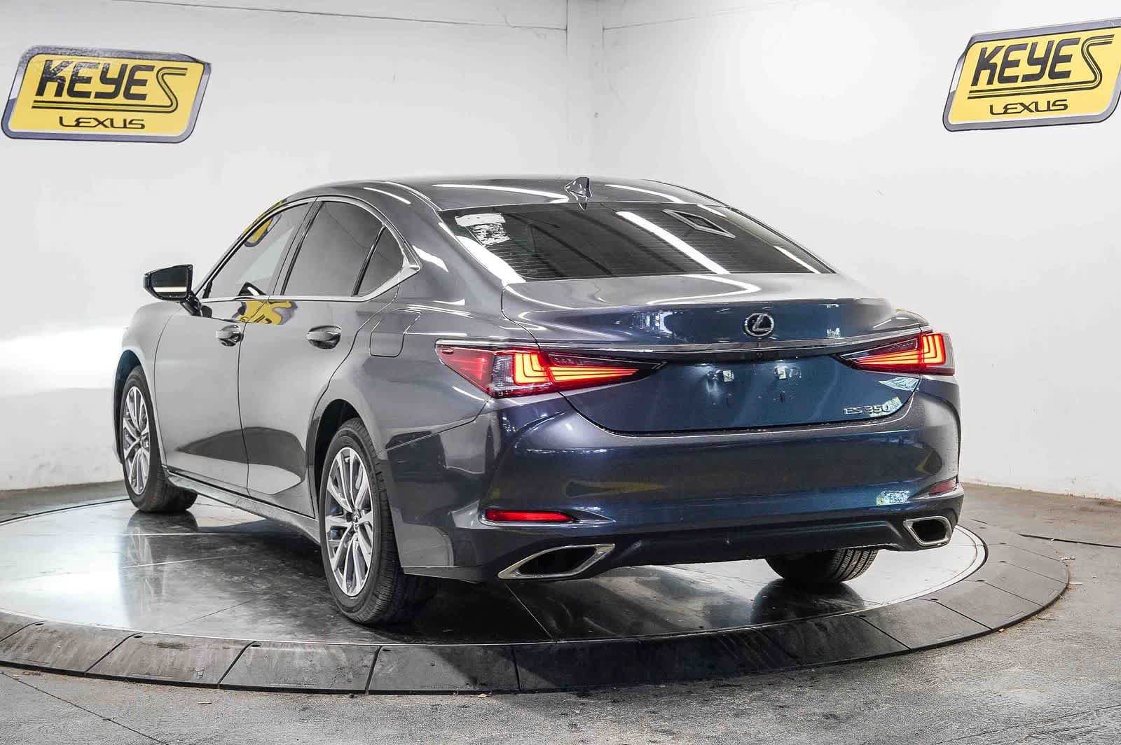 Used 2025 Lexus ES 350 FWD image 2