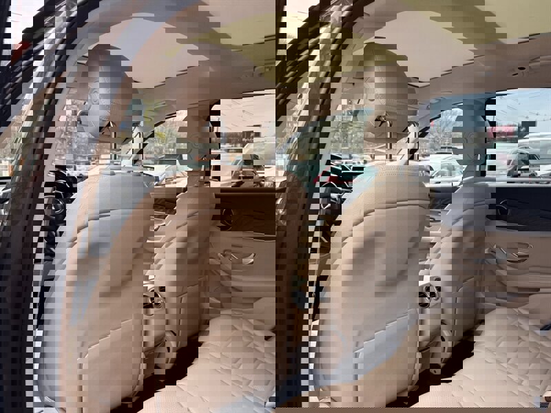 Used 2018 Mercedes-Benz GLC 300 4MATIC w/ Premium Package image 37