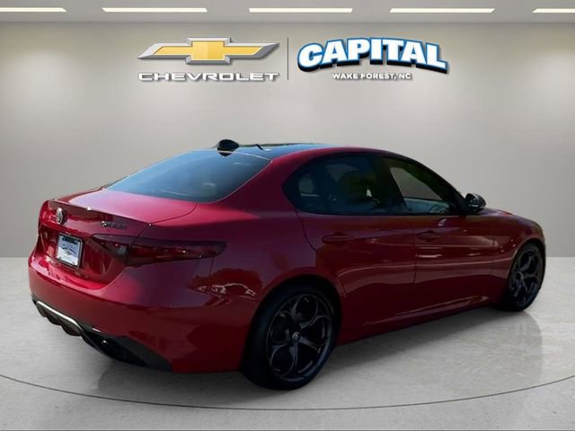 Used 2023 Alfa Romeo Giulia Estrema image 6