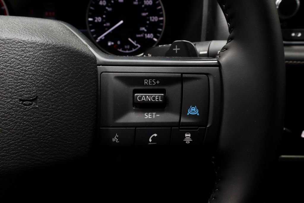 Certified 2025 Nissan Rogue SV FWD image 28