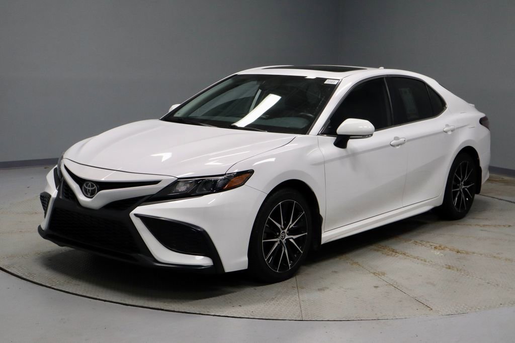 Used 2022 Toyota Camry SE w/ Audio Upgrade Package image 7