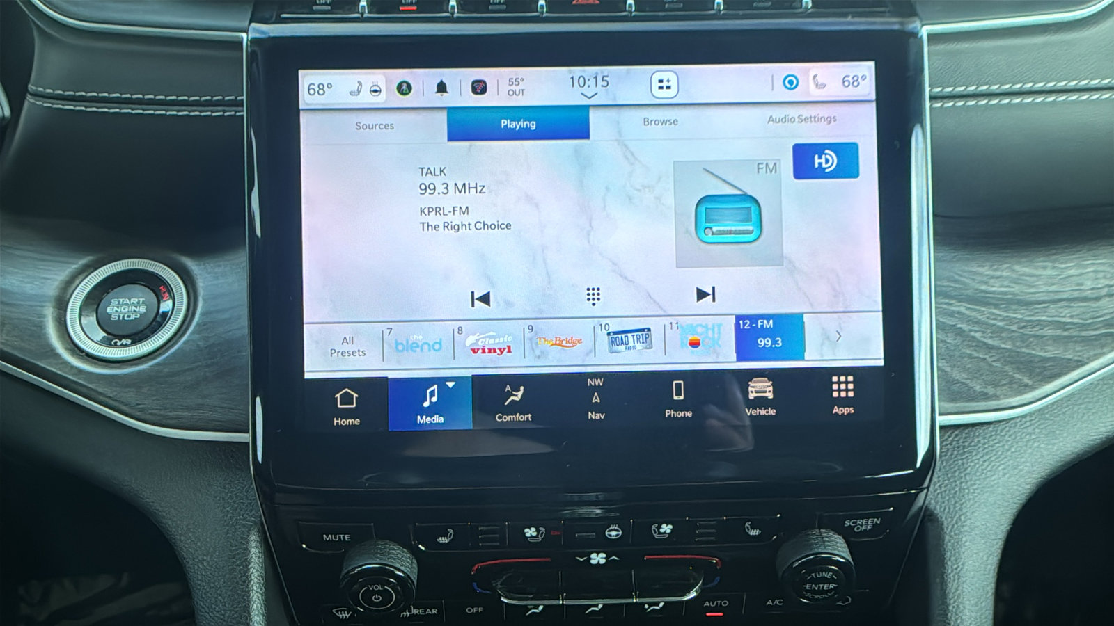 Used 2023 Jeep Grand Cherokee Limited w/ Luxury Tech Group II RWD image 25
