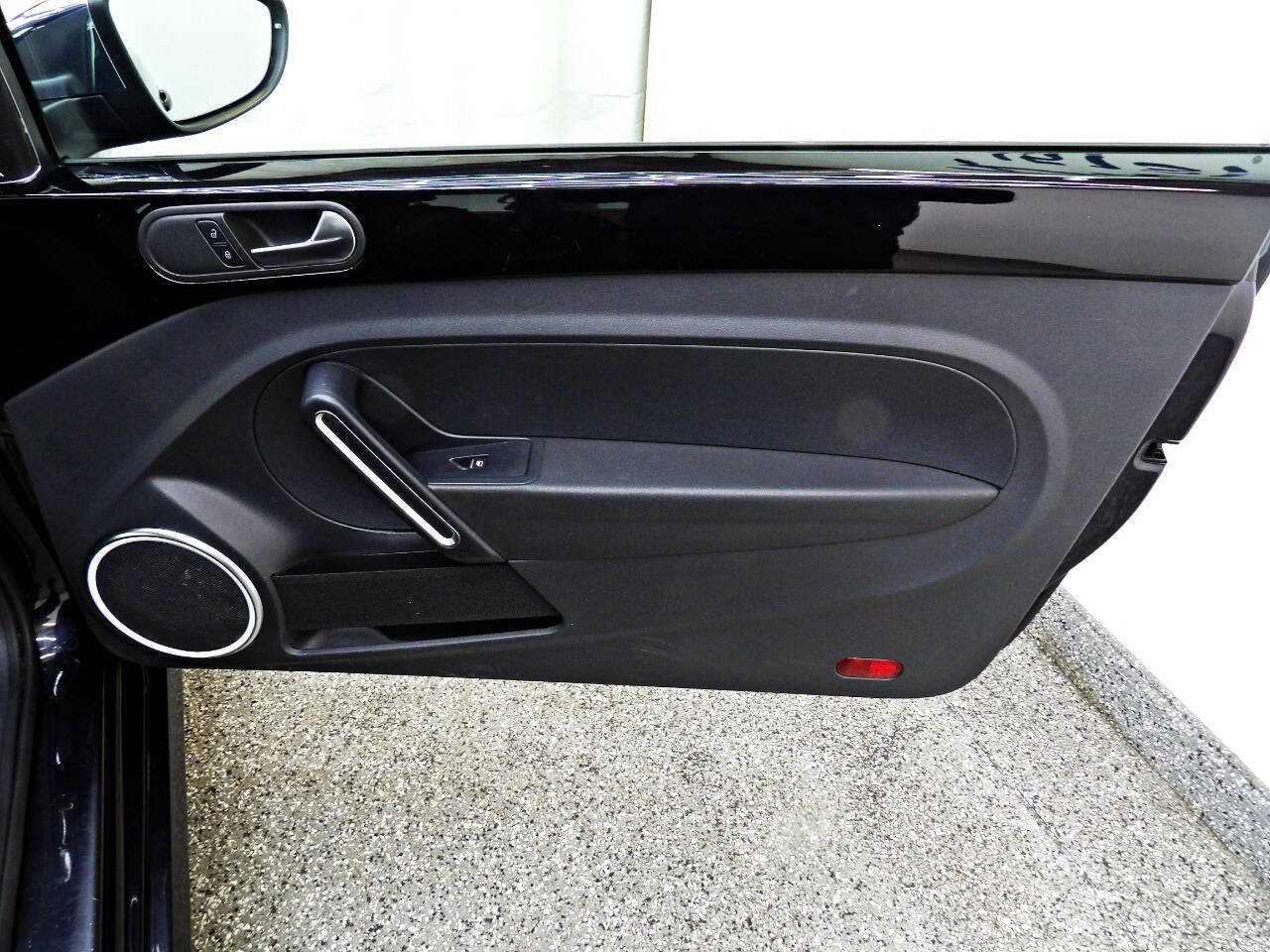 Used 2013 Volkswagen Beetle Turbo FWD image 10