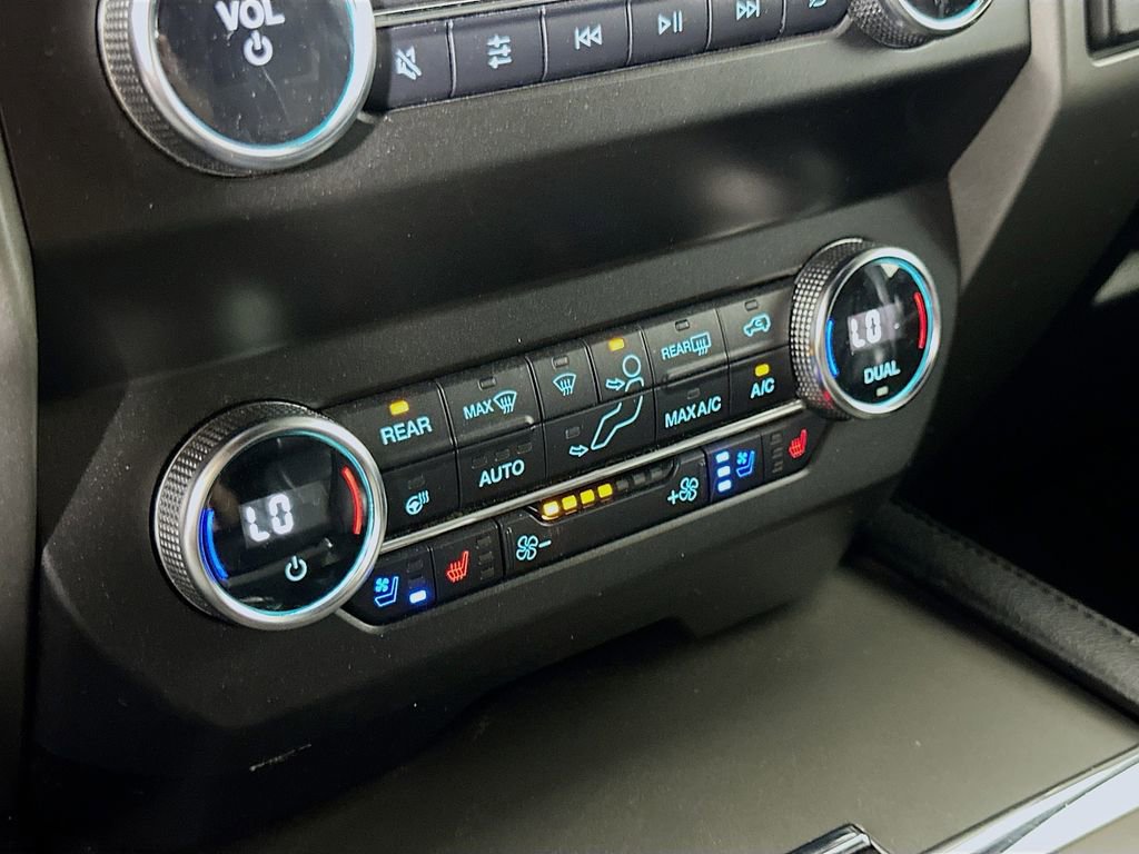 Used 2020 Ford Expedition XLT w/ Equipment Group 202A RWD image 28