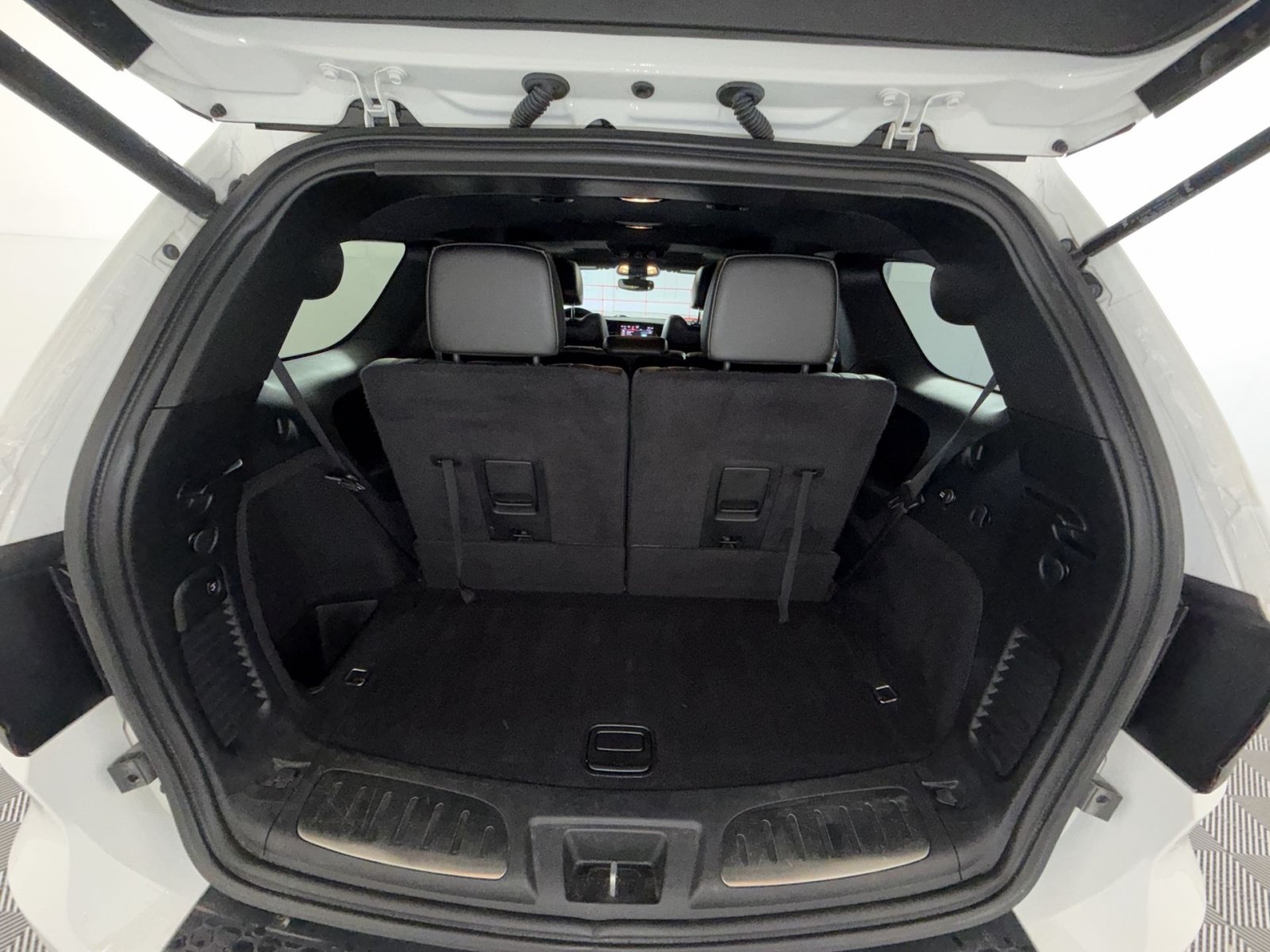 Used 2022 Dodge Durango R/T w/ Blacktop Package AWD/4WD image 27
