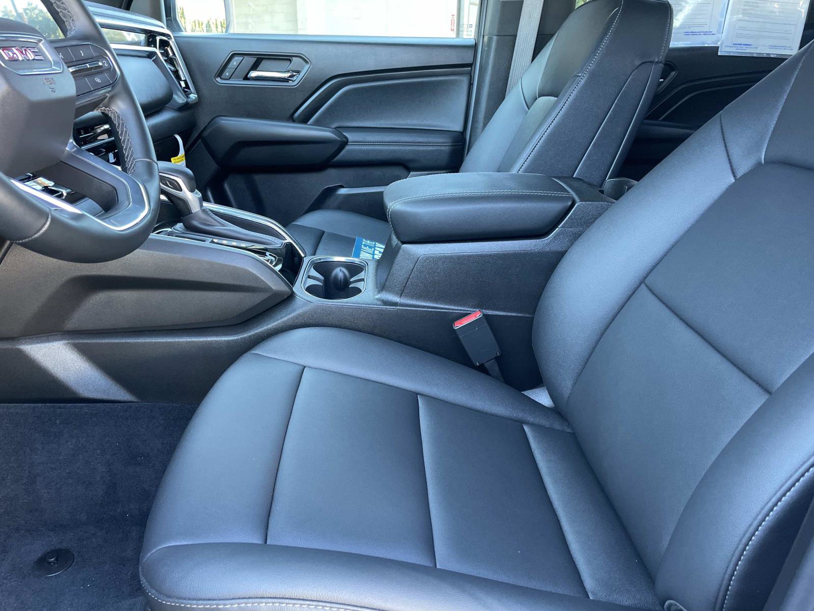 Used 2025 GMC Canyon Elevation w/ Convenience Package image 21