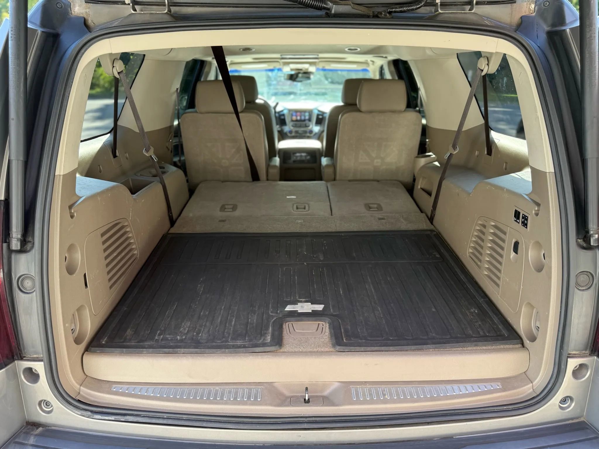 Used 2017 Chevrolet Suburban Premier image 43