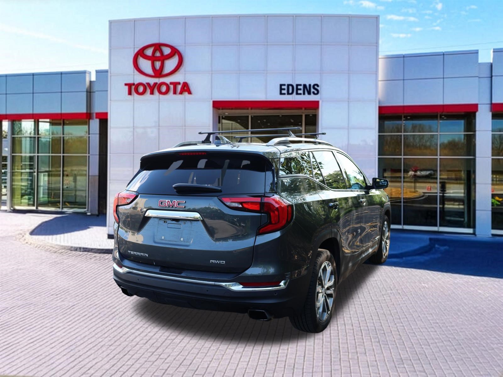 Used 2020 GMC Terrain SLT w/ Preferred Package AWD/4WD image 3