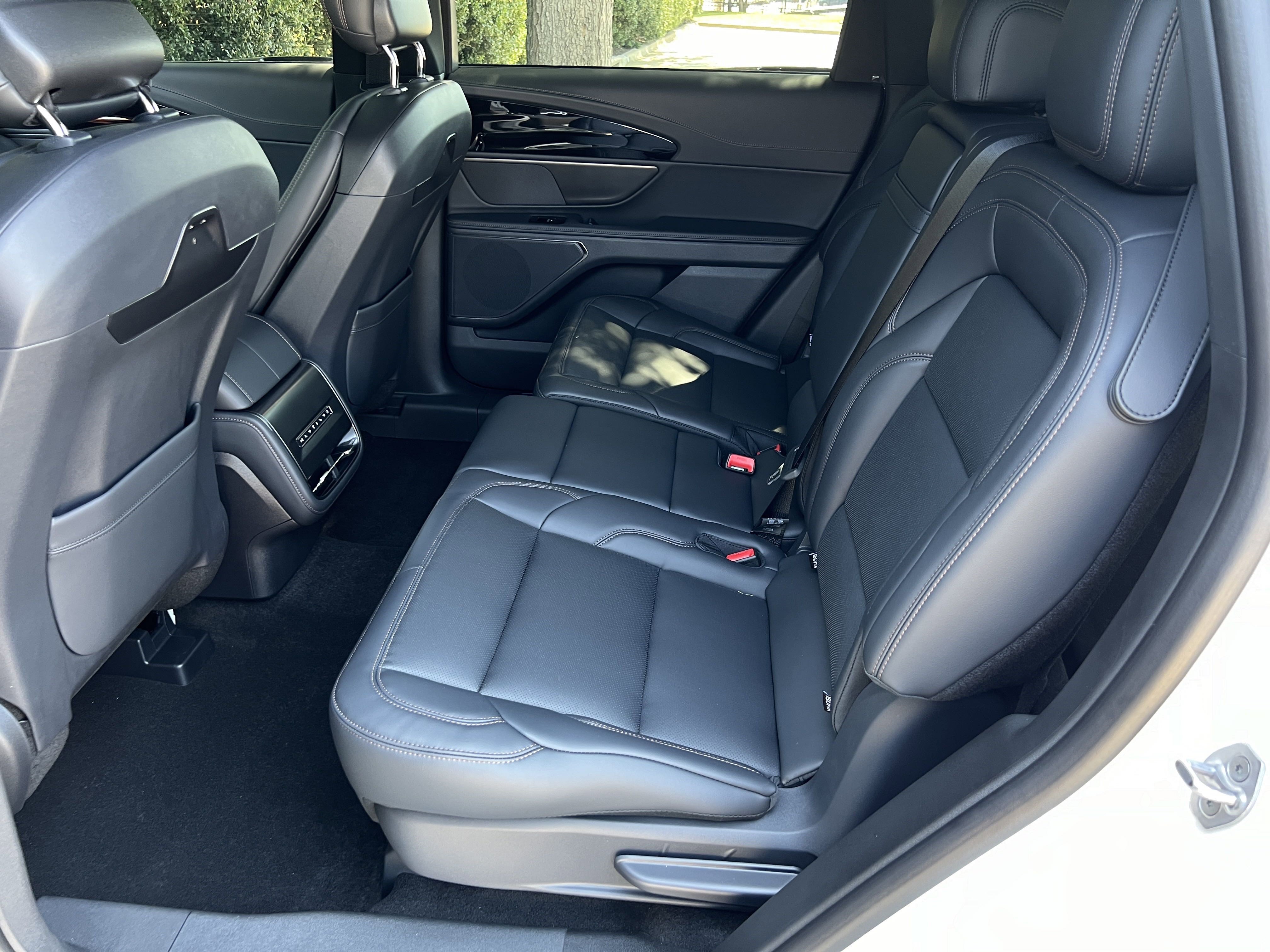 New 2025 Lincoln Nautilus Premier w/ Jet Appearance Package image 30