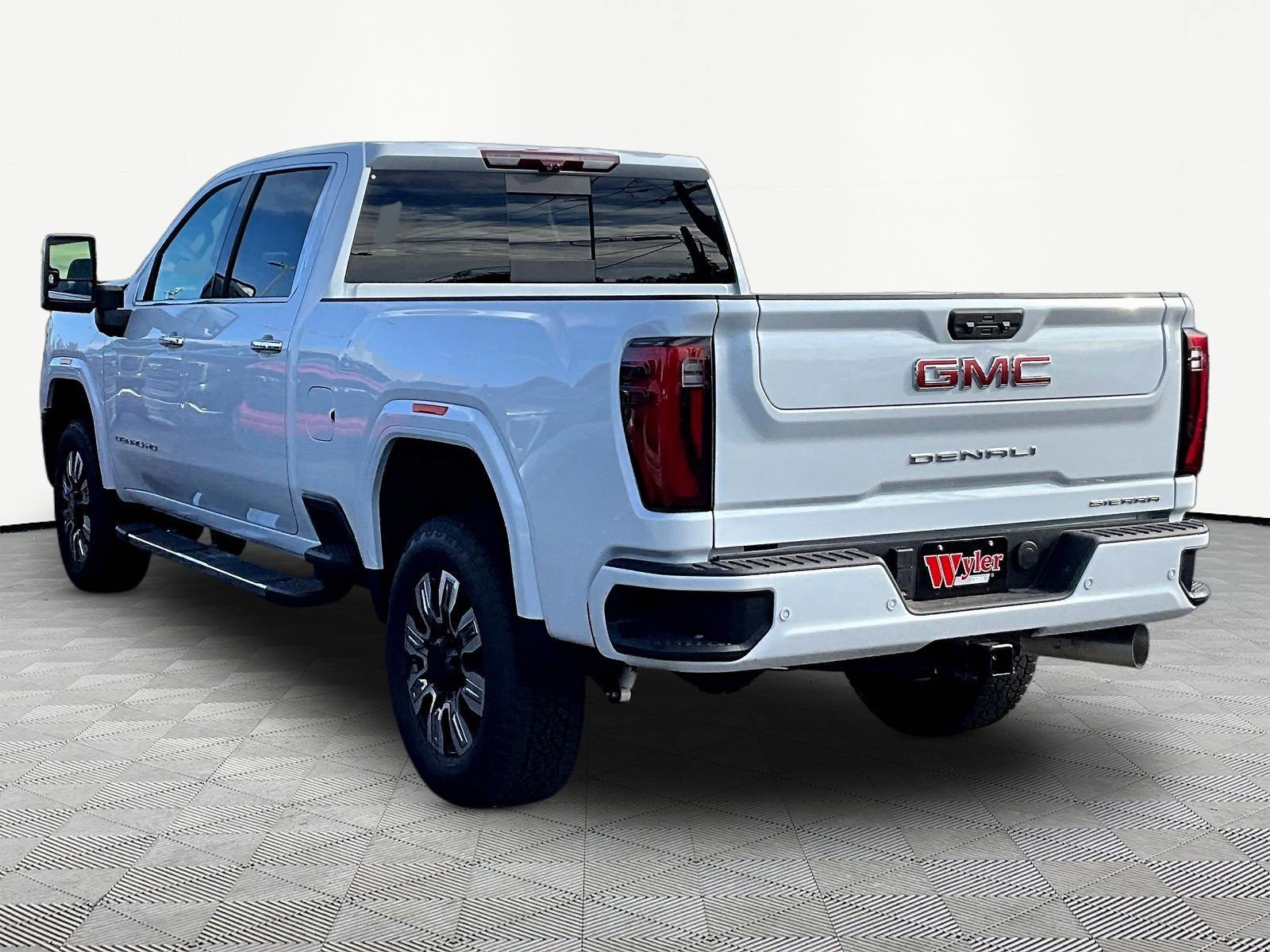 New 2026 GMC Sierra 3500 Denali w/ Denali Reserve Package AWD/4WD image 4