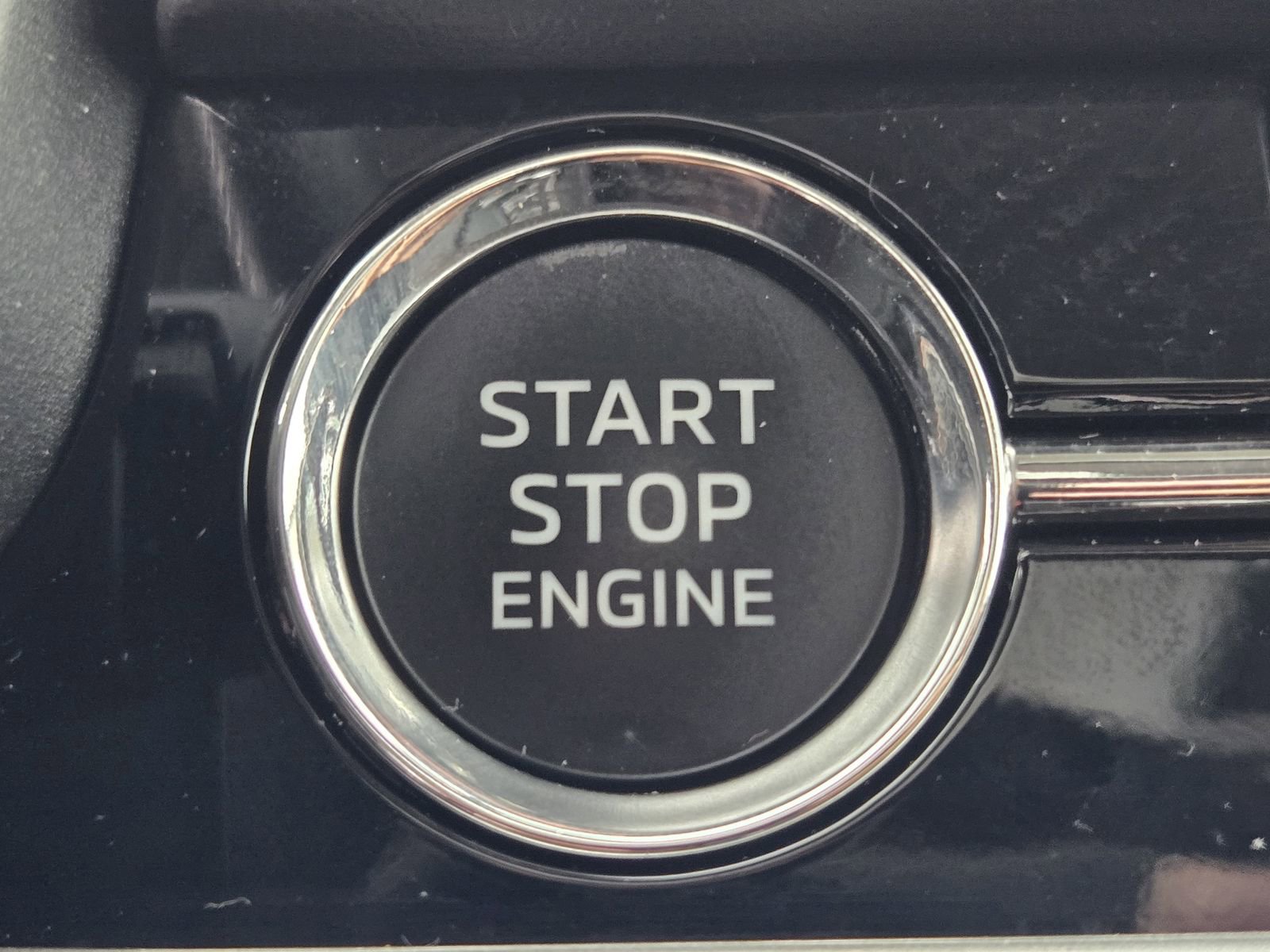 Used 2024 Mitsubishi Outlander SE image 18