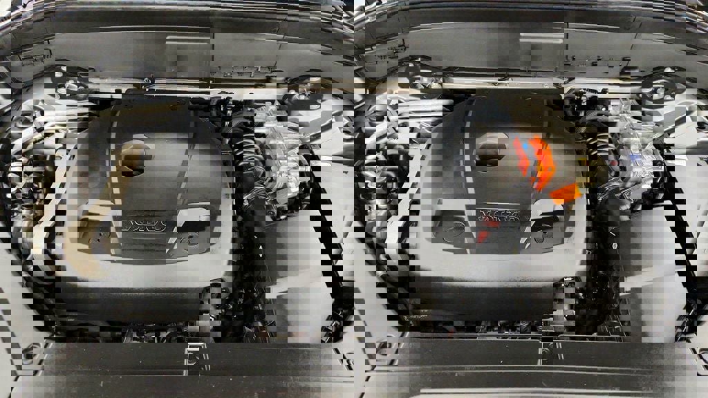 Used 2017 Volvo XC90 T8 R-Design w/ Vision Package image 29