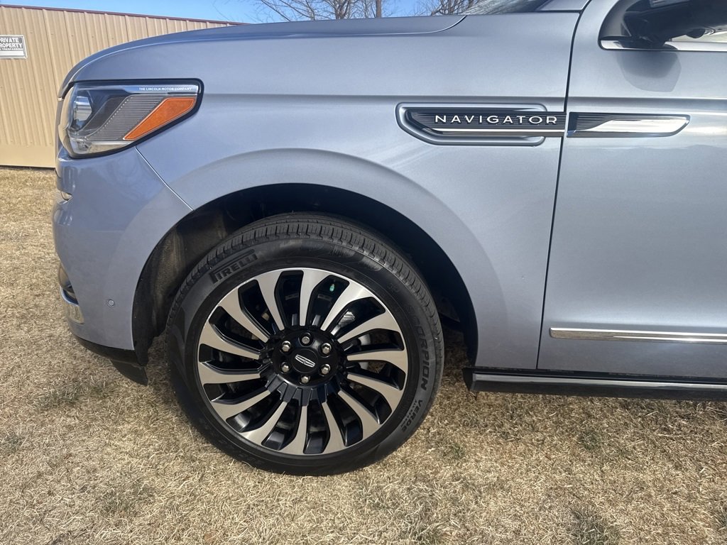 Certified 2024 Lincoln Navigator Black Label image 35