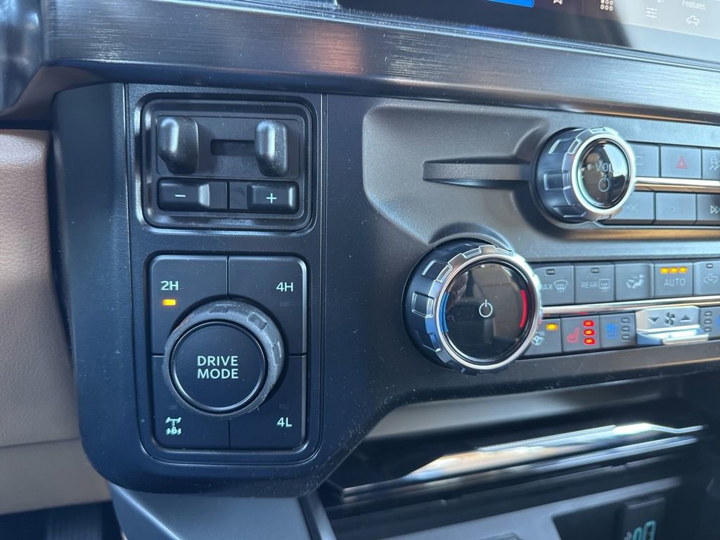 New 2026 Ford F250 Lariat w/ Black Appearance Package image 43