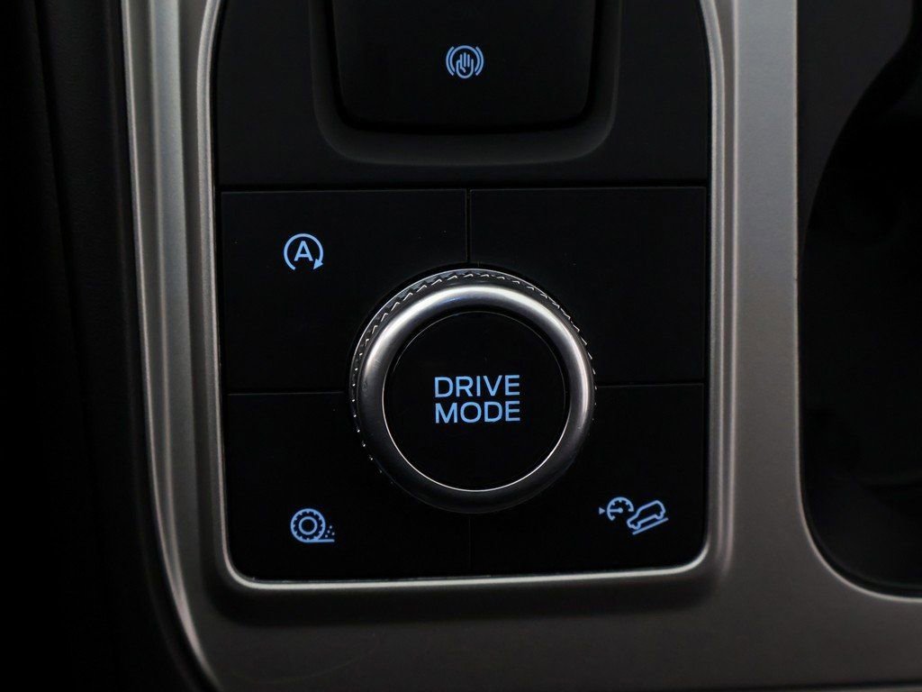 Used 2020 Ford Explorer XLT w/ Comfort Package image 56