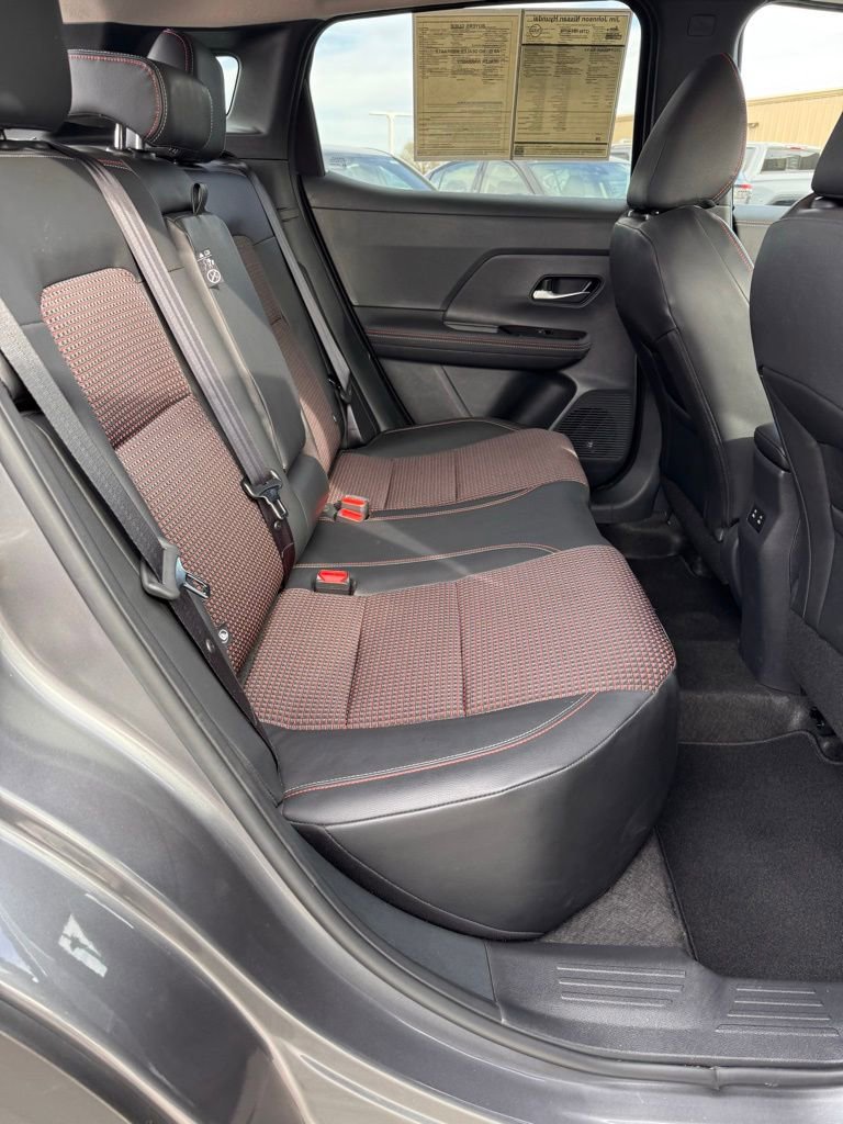 Used 2025 Nissan Kicks SR image 13