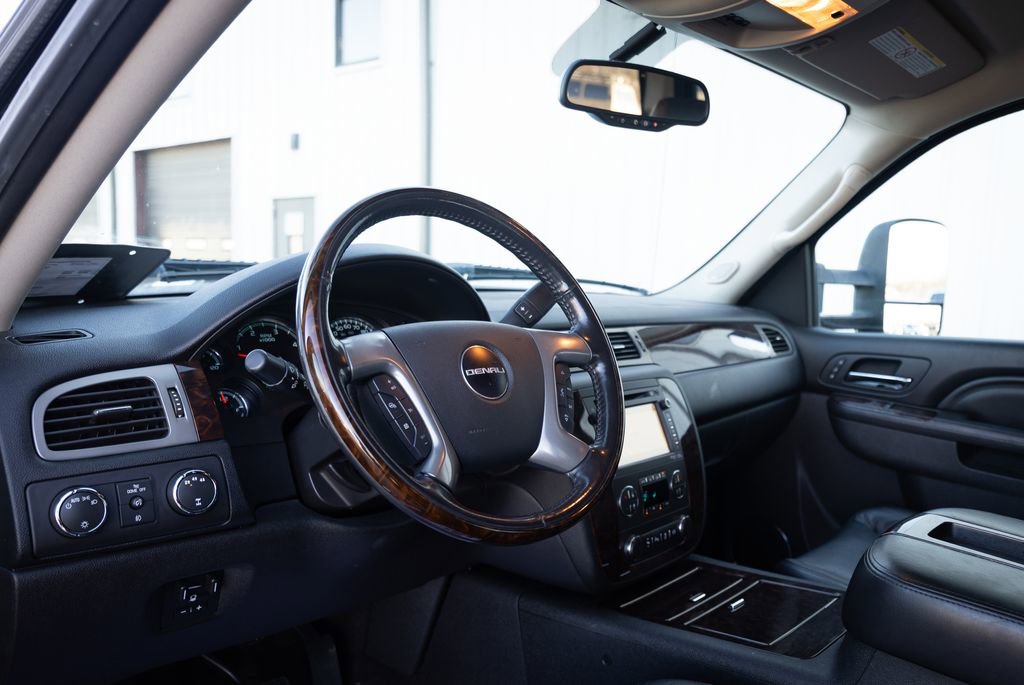 Used 2012 GMC Sierra 2500 Denali image 2