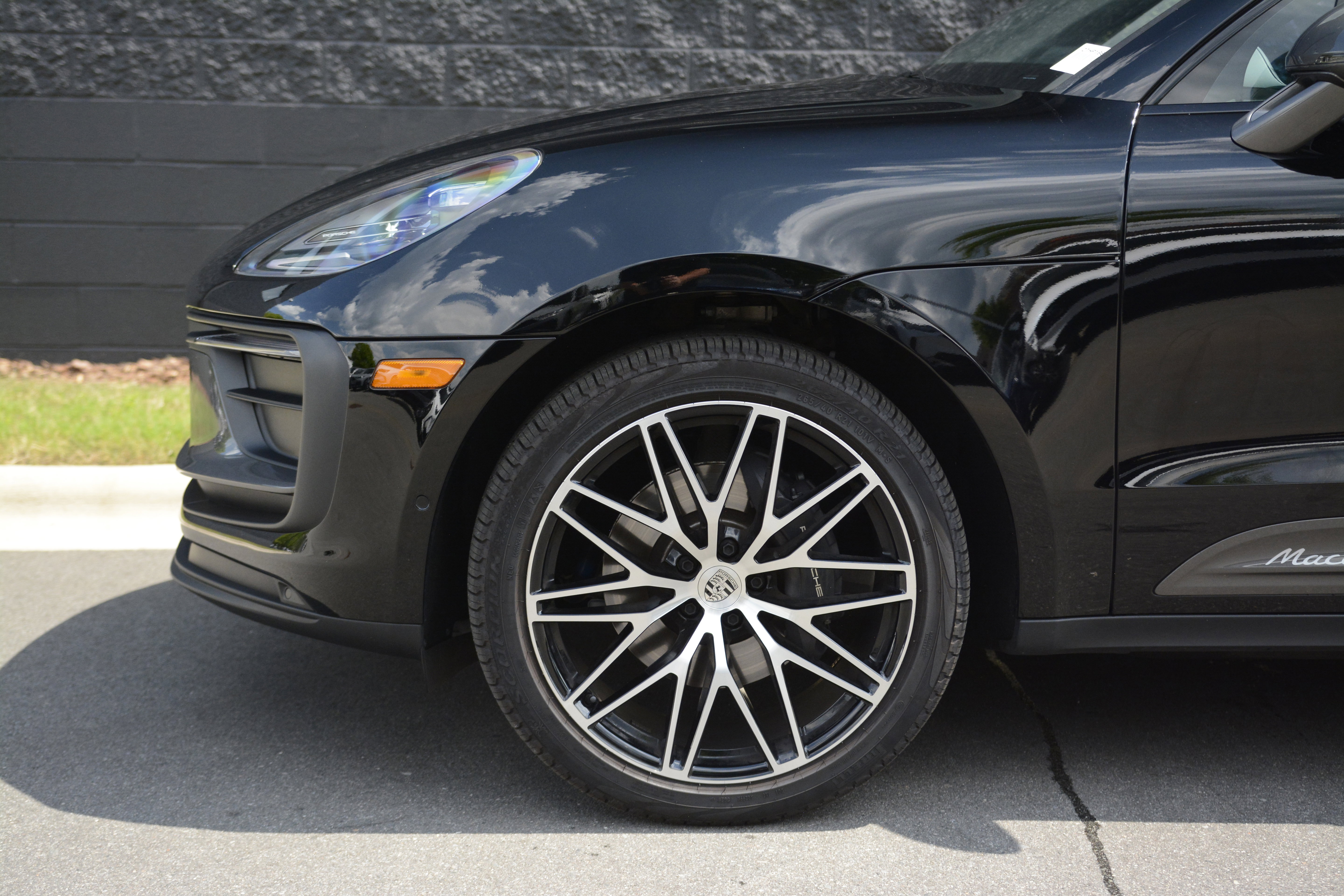Certified 2026 Porsche Macan Turbo AWD/4WD image 39