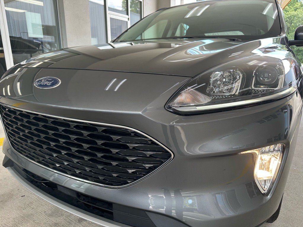 Certified 2022 Ford Escape SEL AWD/4WD image 2