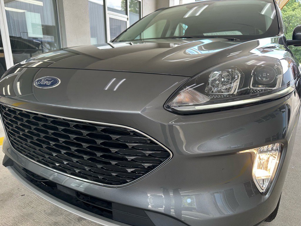 Certified 2022 Ford Escape SEL AWD/4WD image 2
