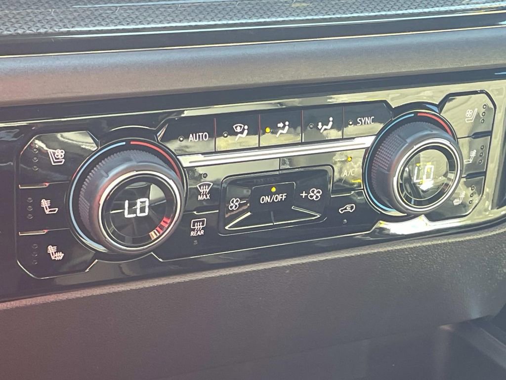 Used 2023 Chevrolet Silverado 1500 ZR2 image 23