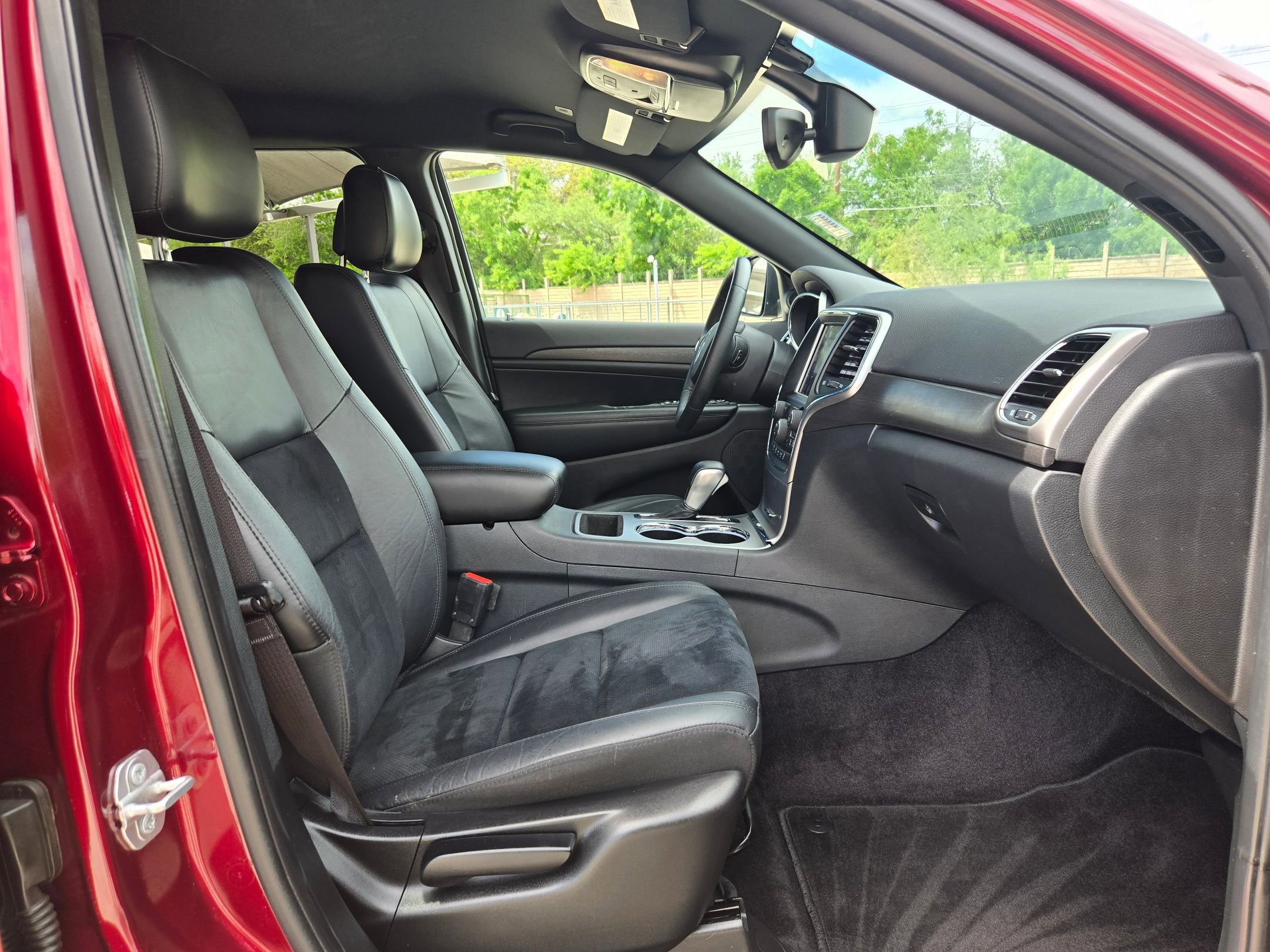 Used 2018 Jeep Grand Cherokee Altitude image 27