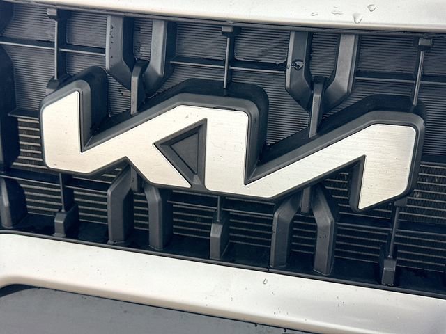 Used 2024 Kia Telluride LX image 27