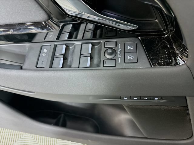 Used 2026 Land Rover Range Rover Evoque S AWD/4WD image 19
