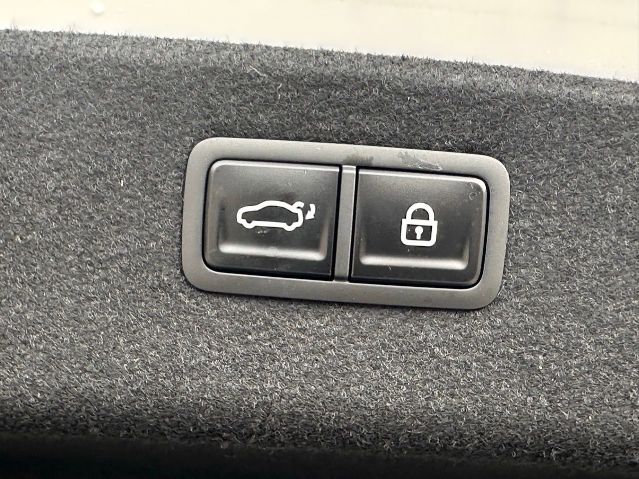 Used 2025 Genesis G80 3.5T Sport image 17