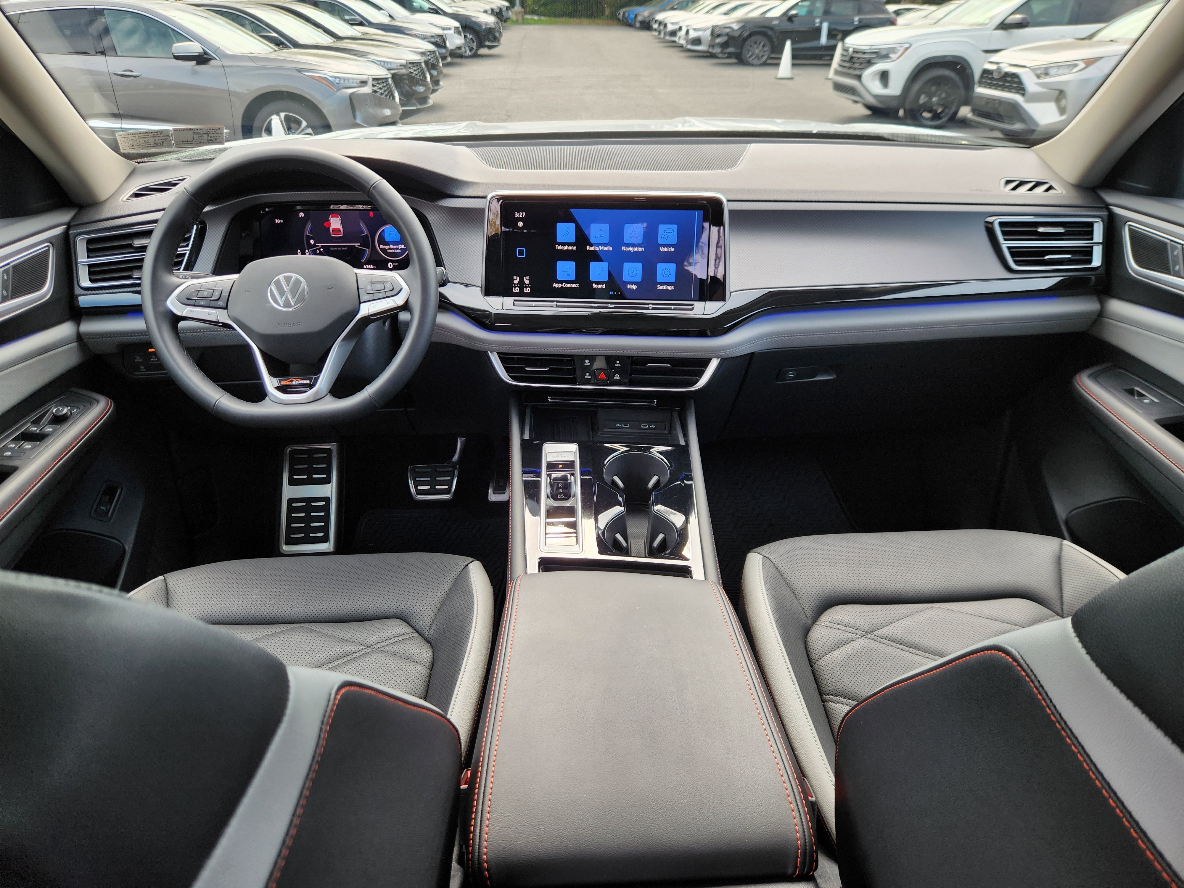 Certified 2025 Volkswagen Atlas Peak Edition SE AWD/4WD image 8