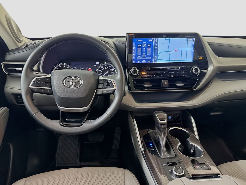 Used 2022 Toyota Highlander Limited image 23
