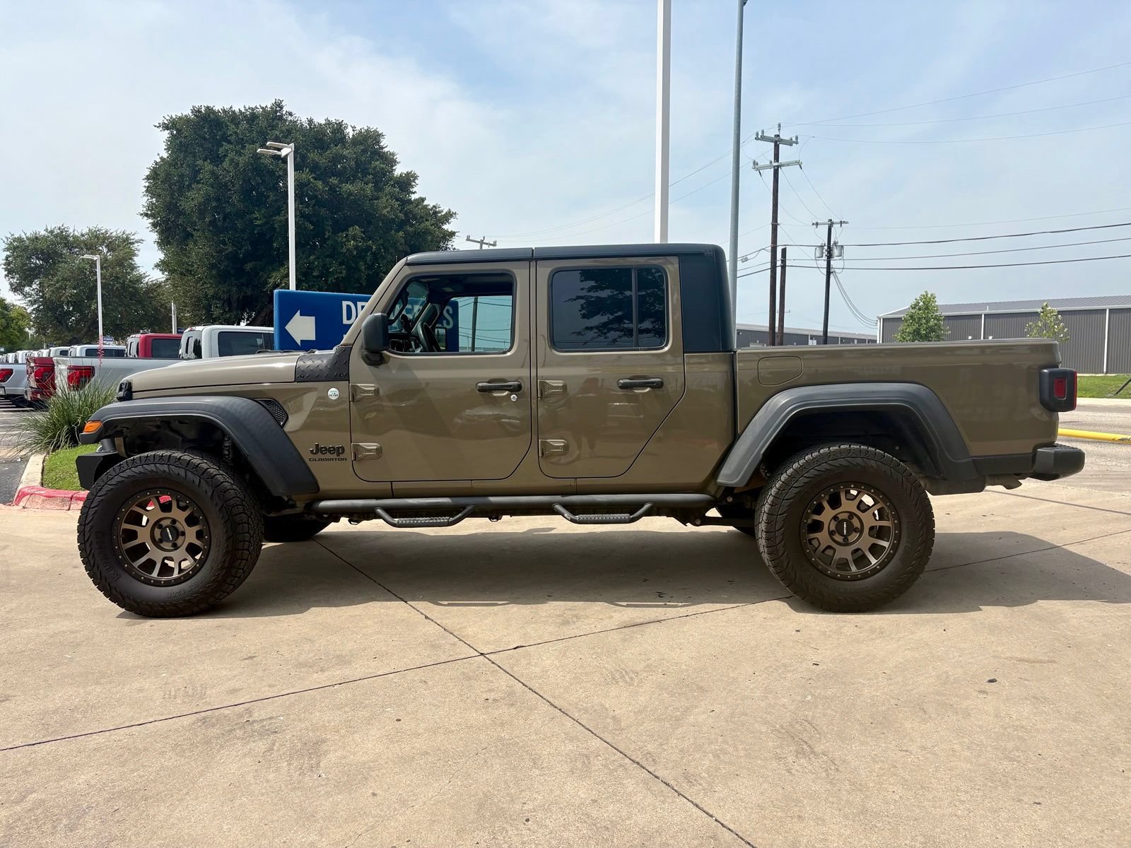 Used 2020 Jeep Gladiator Sport AWD/4WD image 4