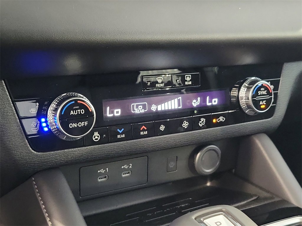 New 2025 Mitsubishi Outlander SEL image 22