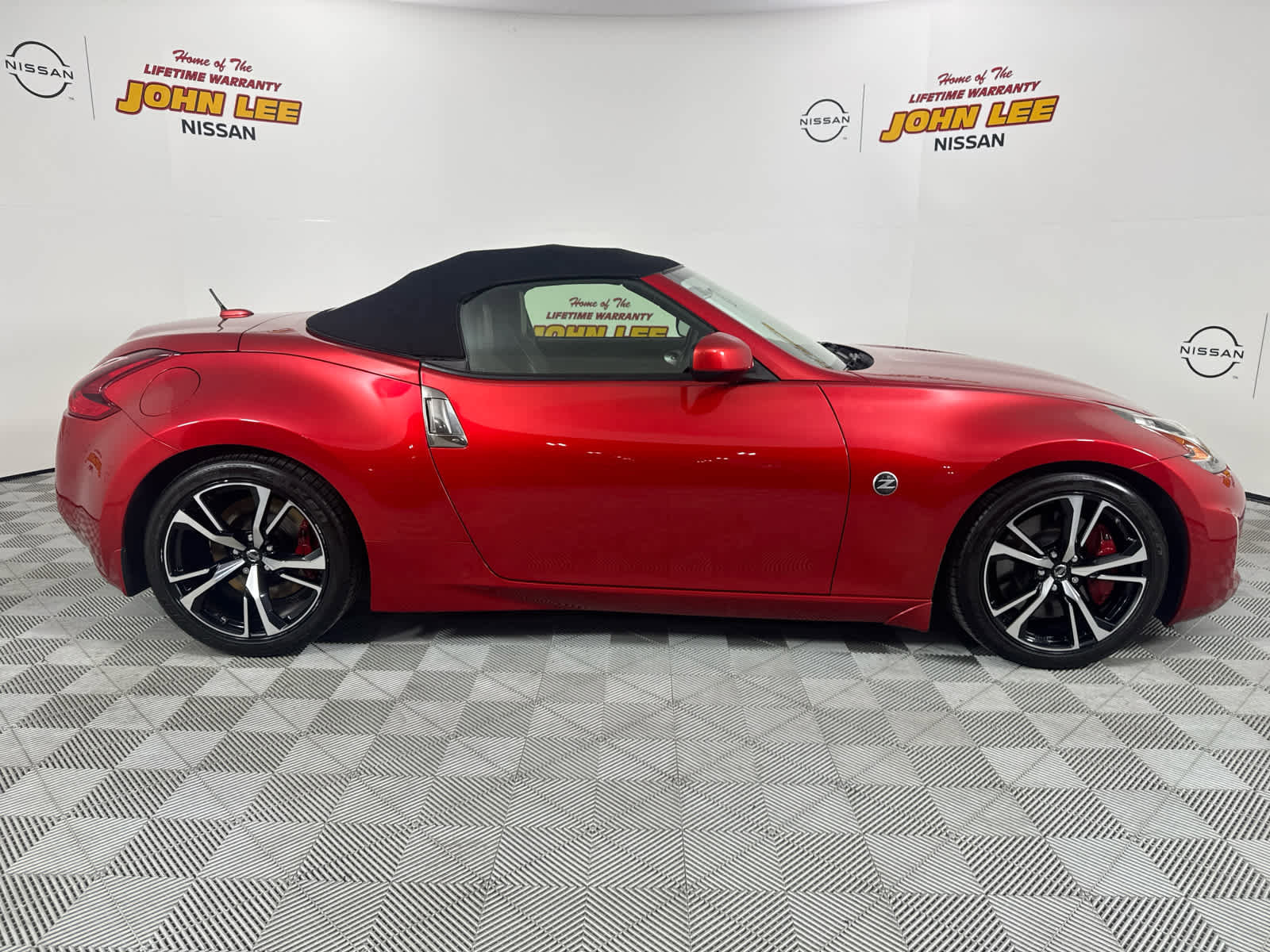 Used 2018 Nissan 370Z Touring Sport image 12