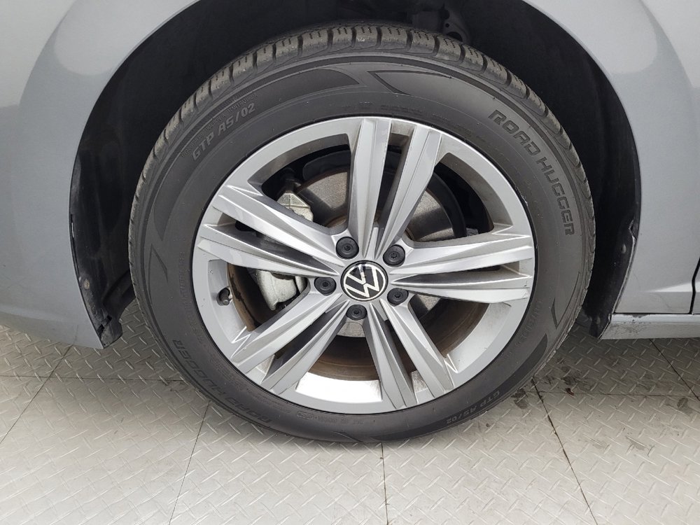 Used 2024 Volkswagen Jetta SE image 31