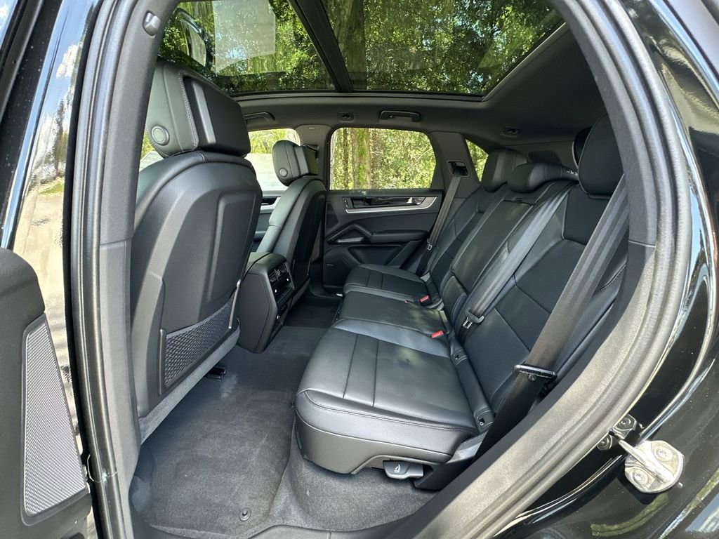 Certified 2025 Porsche Cayenne image 18