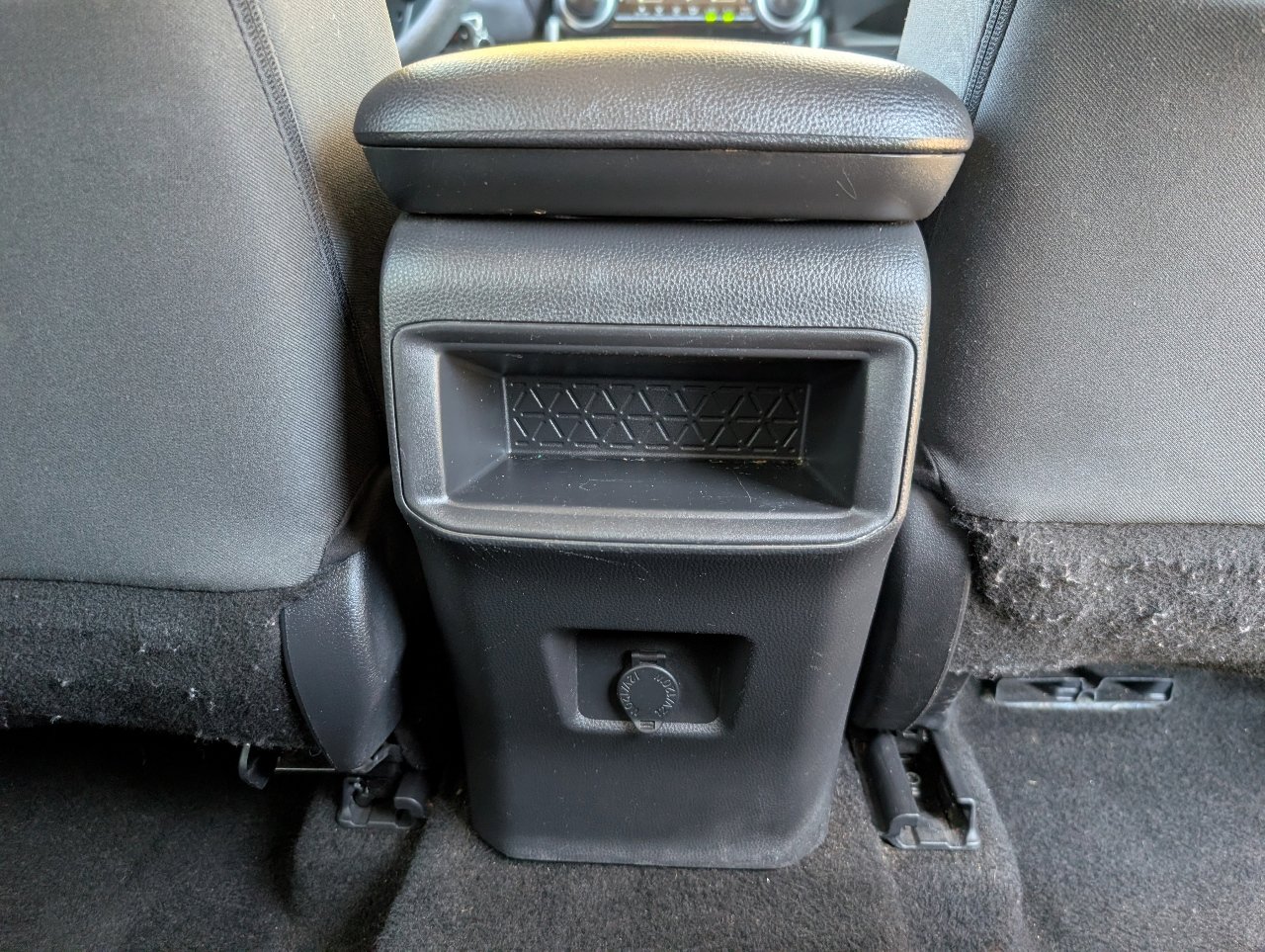 Used 2020 Toyota RAV4 LE image 7