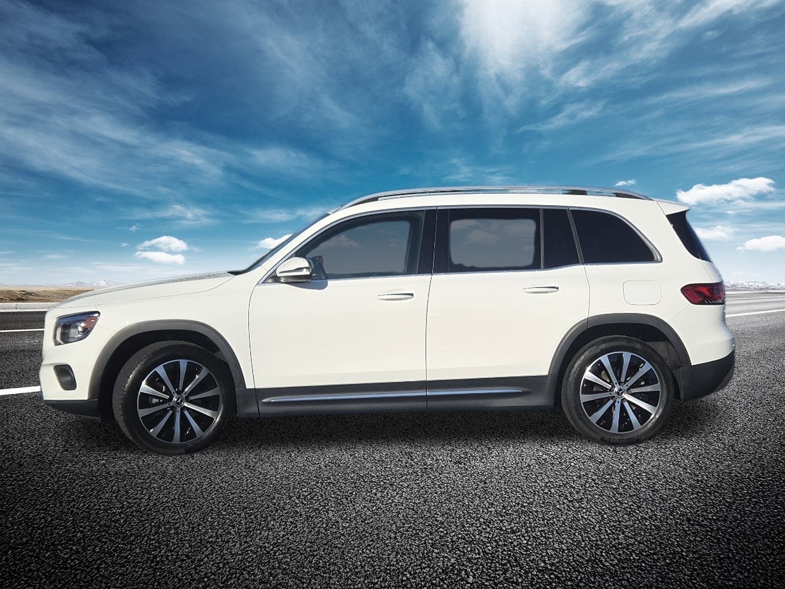 Used 2022 Mercedes-Benz GLB 250 4MATIC image 17