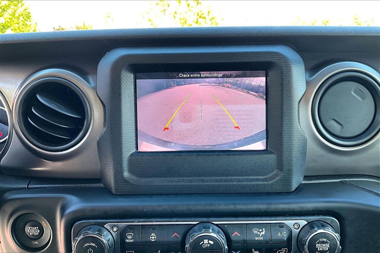 Certified 2020 Jeep Wrangler Sport image 12