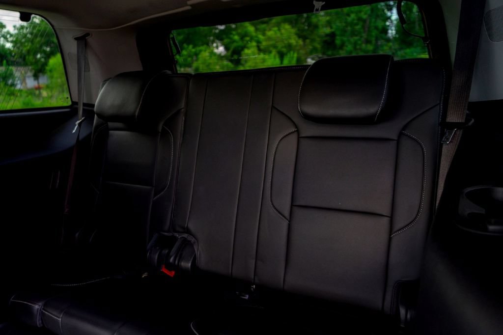 Used 2018 Chevrolet Tahoe LT w/ Luxury Package RWD image 27