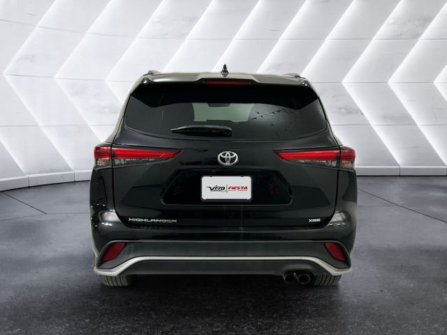 Used 2023 Toyota Highlander XSE FWD image 5