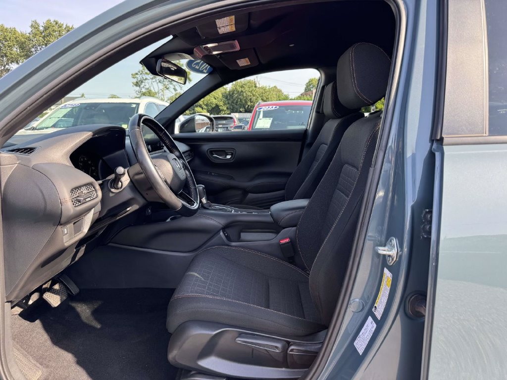 Used 2025 Honda HR-V Sport image 15